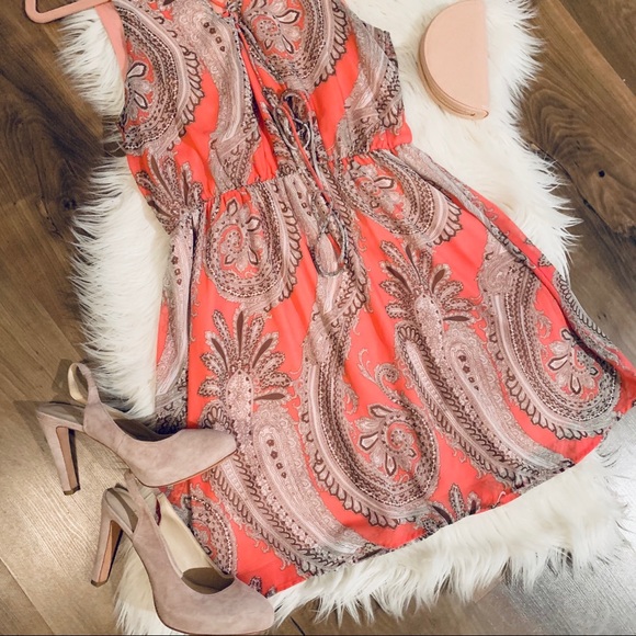 EVERLY Peach Paisley Dress - Picture 3 of 6